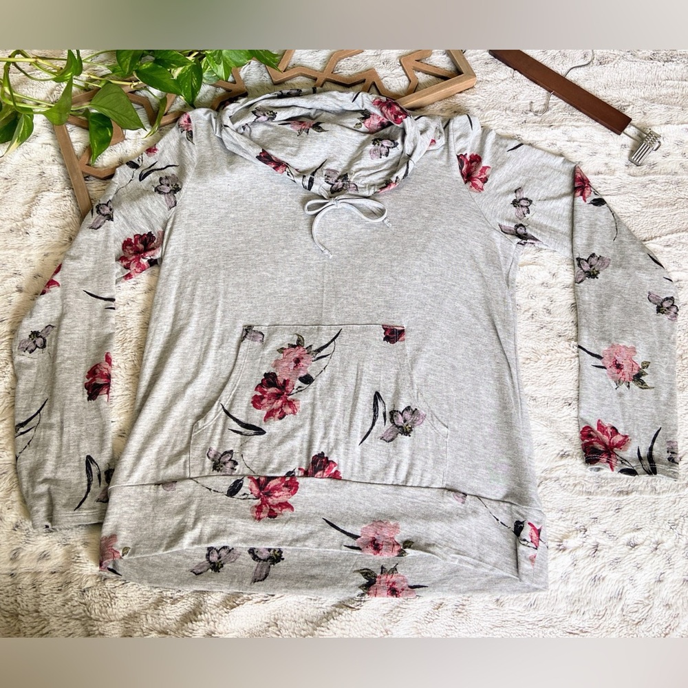 Truself Floral Gray Women's Top Size Large